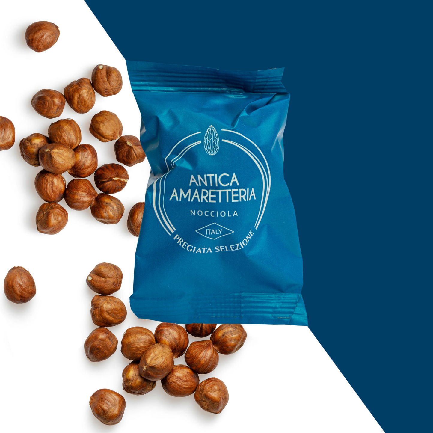 Amaretti Morbidi in tubo alla Nocciola - GIFT BOX - 150gr
